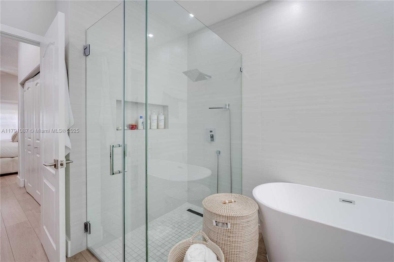 Small Image of 11334 NORTH WEST 53RD LN, Doral Number 25