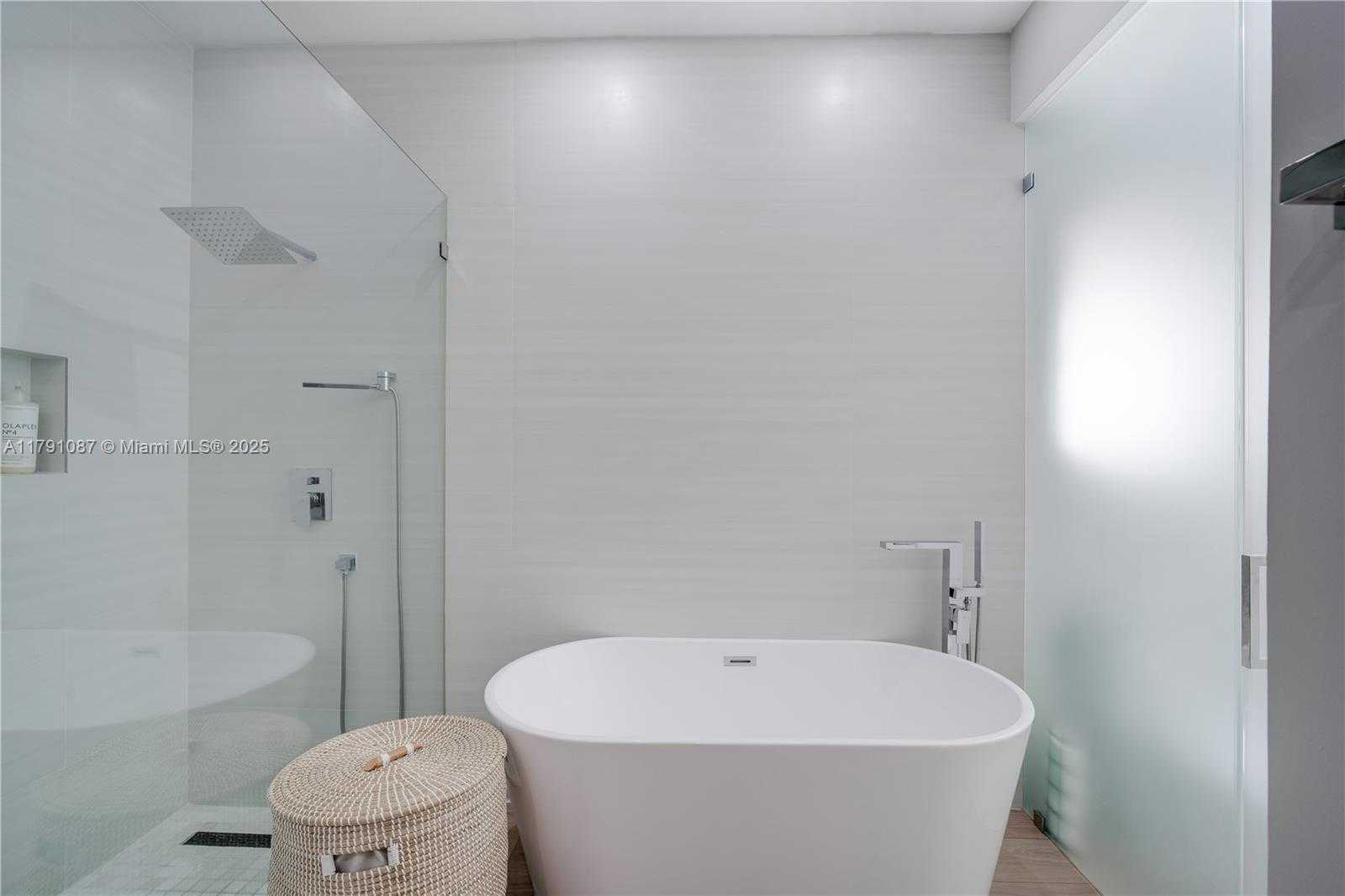 Small Image of 11334 NORTH WEST 53RD LN, Doral Number 26