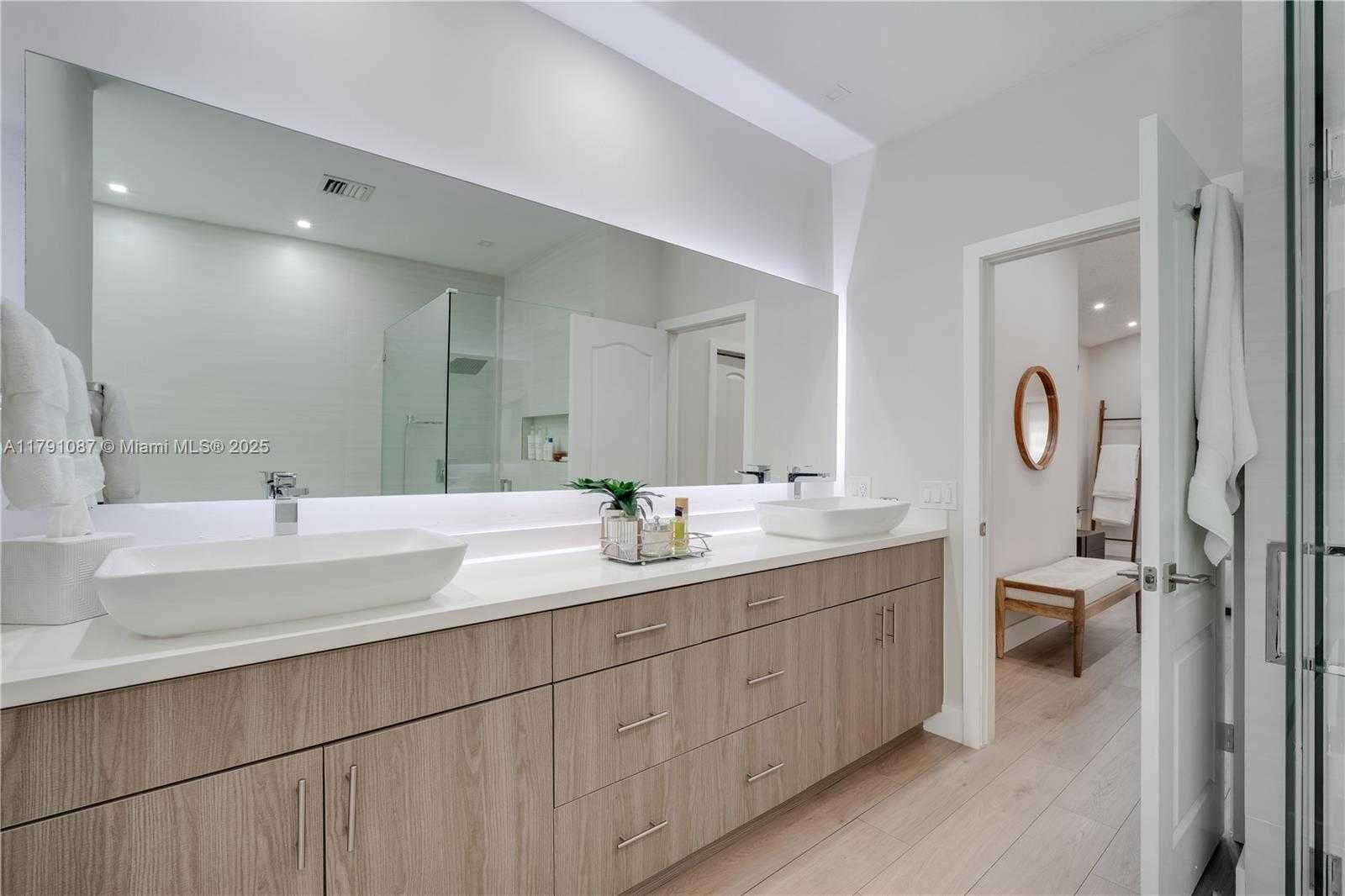 Small Image of 11334 NORTH WEST 53RD LN, Doral Number 27