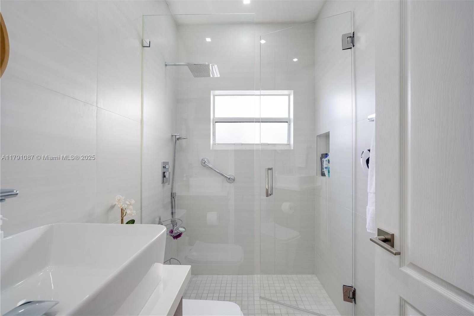 Small Image of 11334 NORTH WEST 53RD LN, Doral Number 32