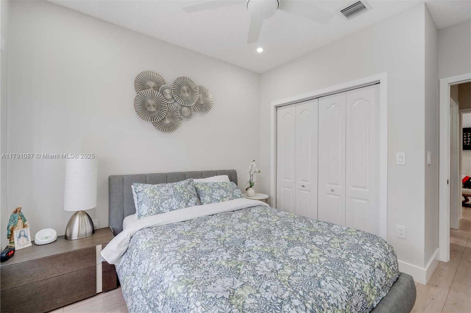 Small Image of 11334 NORTH WEST 53RD LN, Doral Number 34