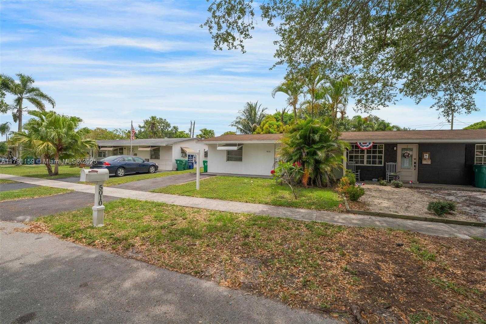 Small Image of 5010 SOUTH WEST 93RD AVE, Cooper City Number 4