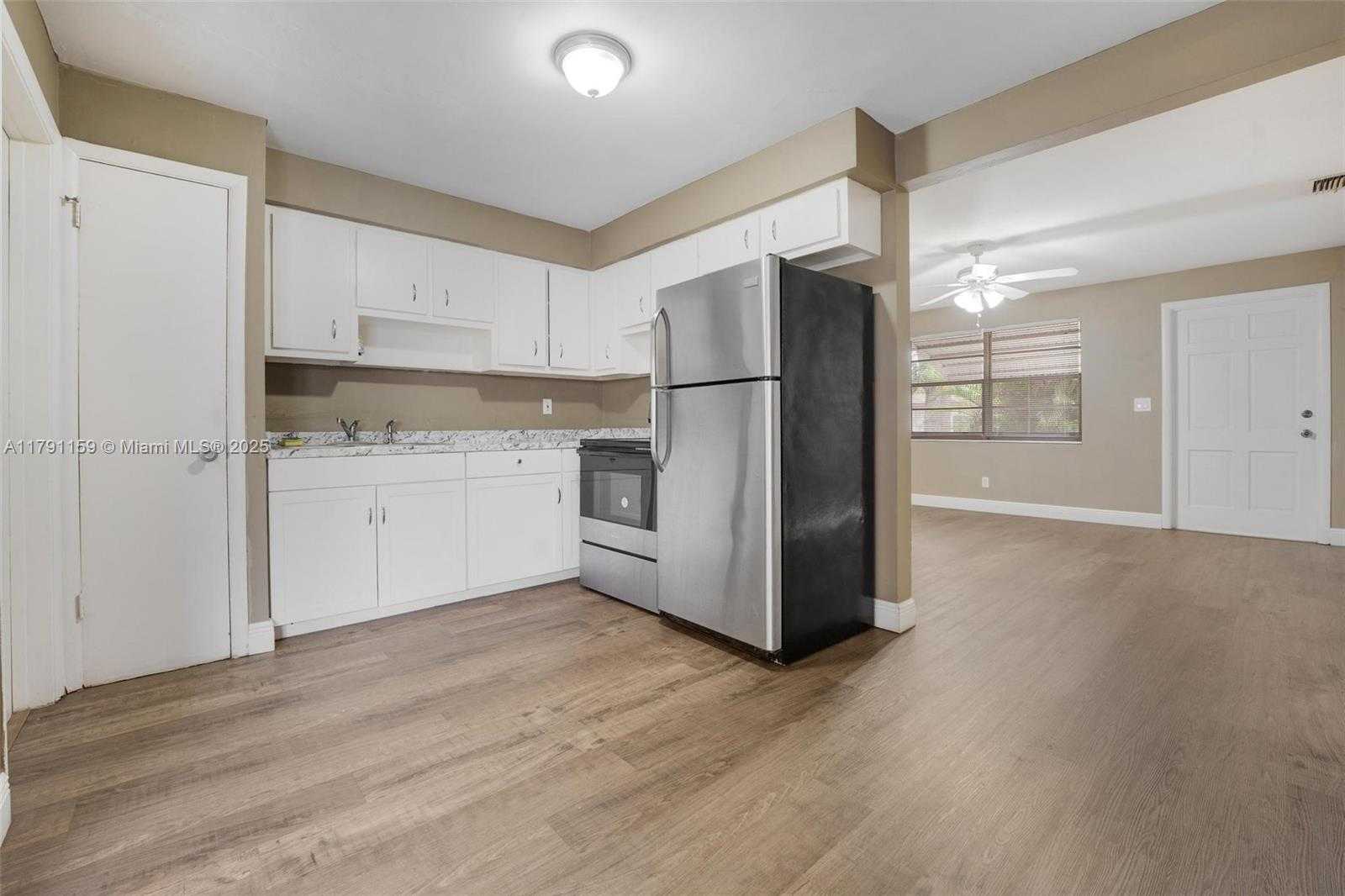 Small Image of 5010 SOUTH WEST 93RD AVE, Cooper City Number 9