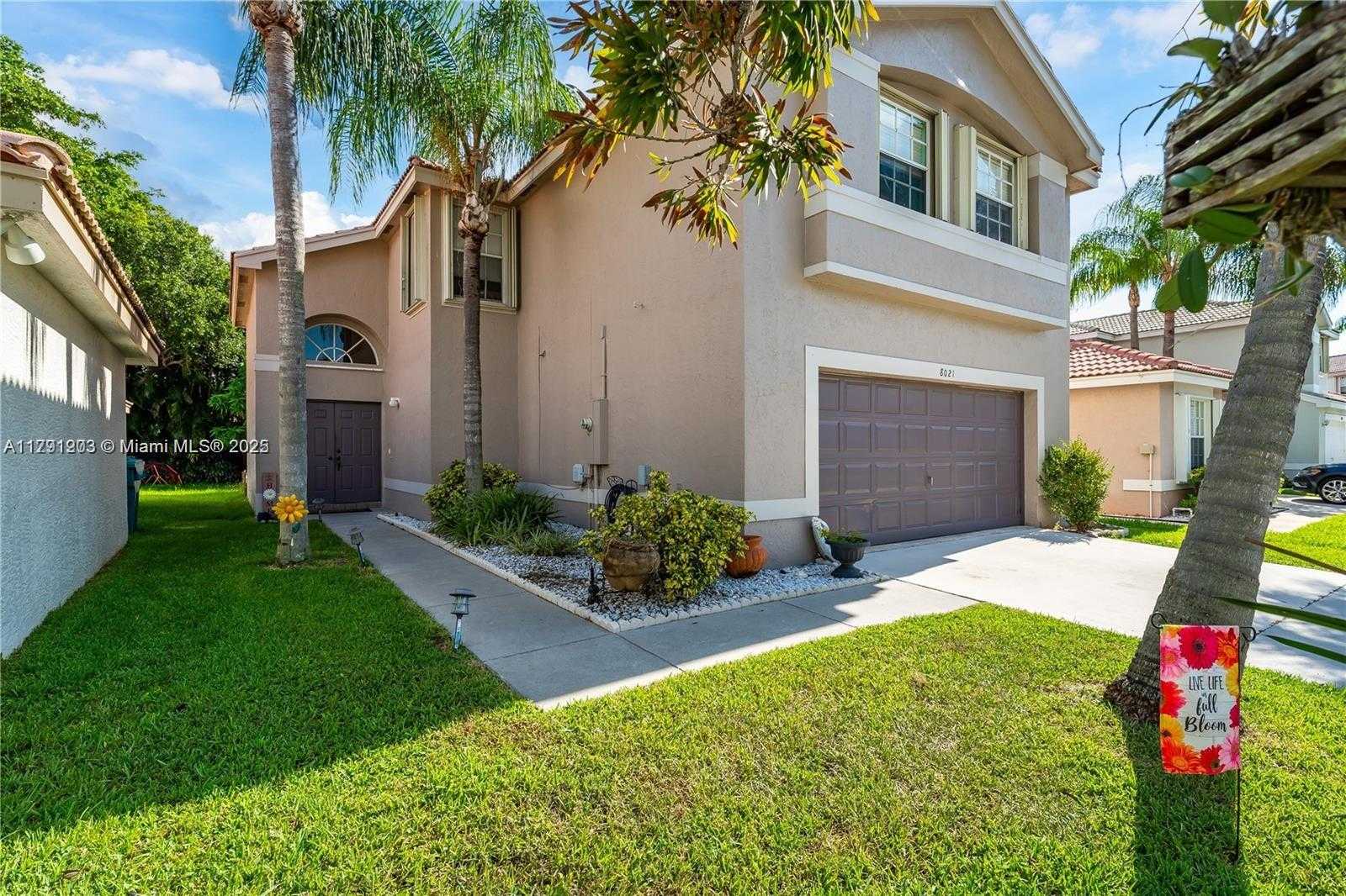 Small Image of 8021 STIRRUP CAY CT, Boynton Beach Number 2
