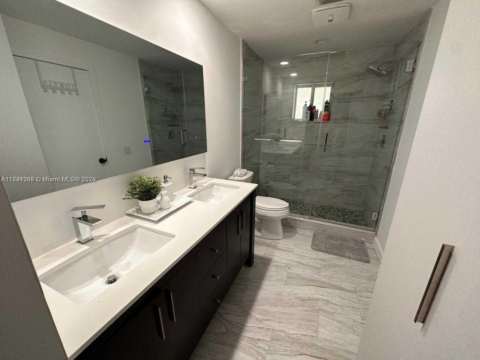 Small Image of 591 TALAVERA RD, Weston Number 10