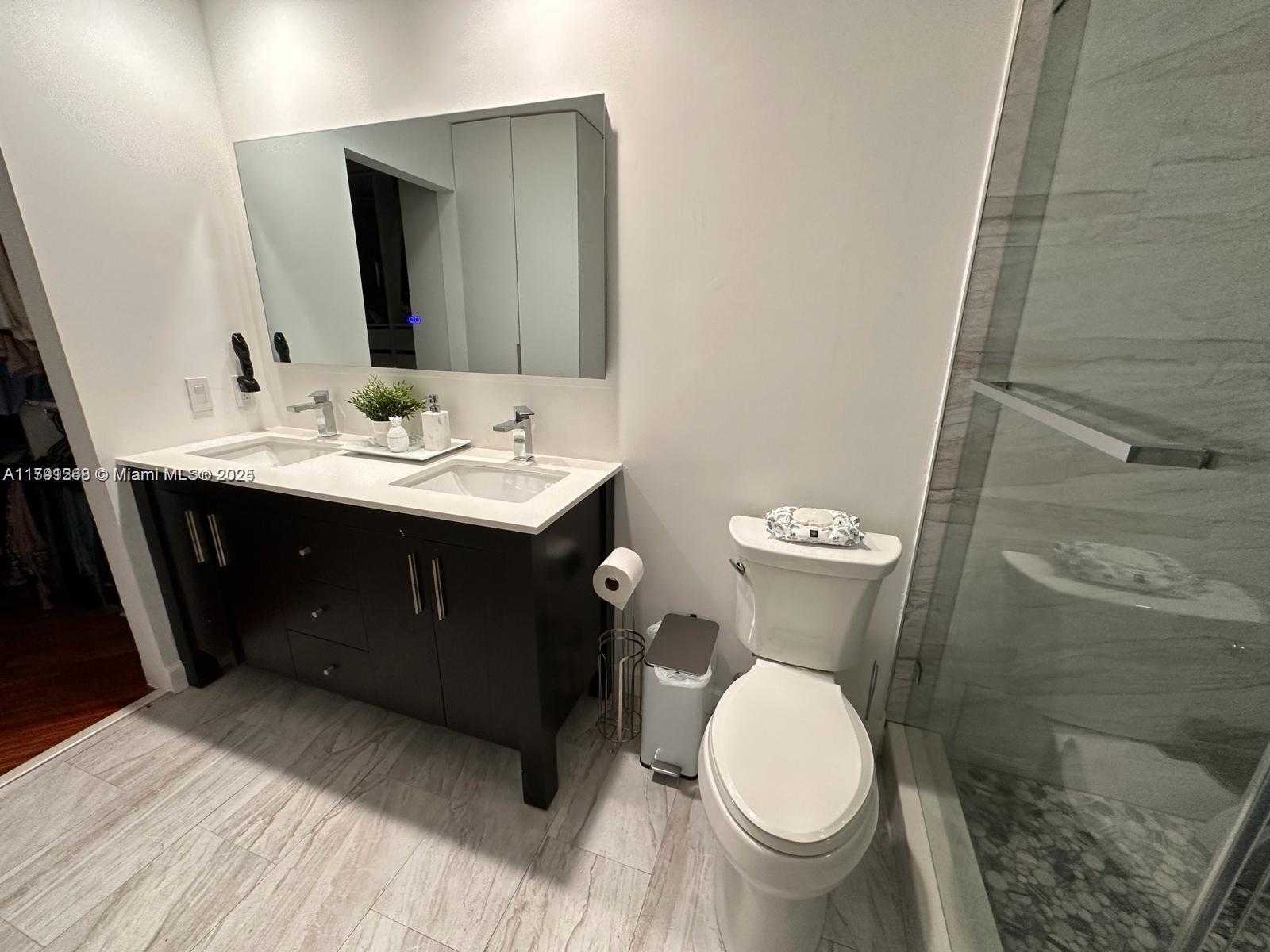 Small Image of 591 TALAVERA RD, Weston Number 11