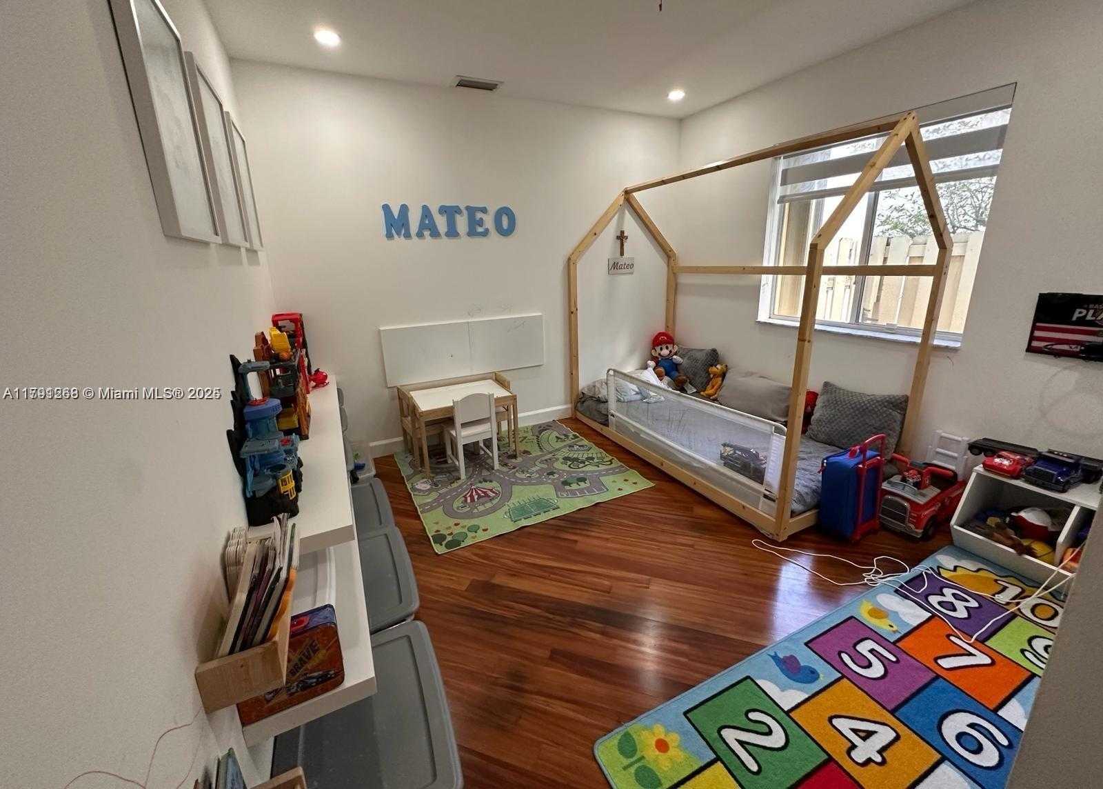Small Image of 591 TALAVERA RD, Weston Number 16
