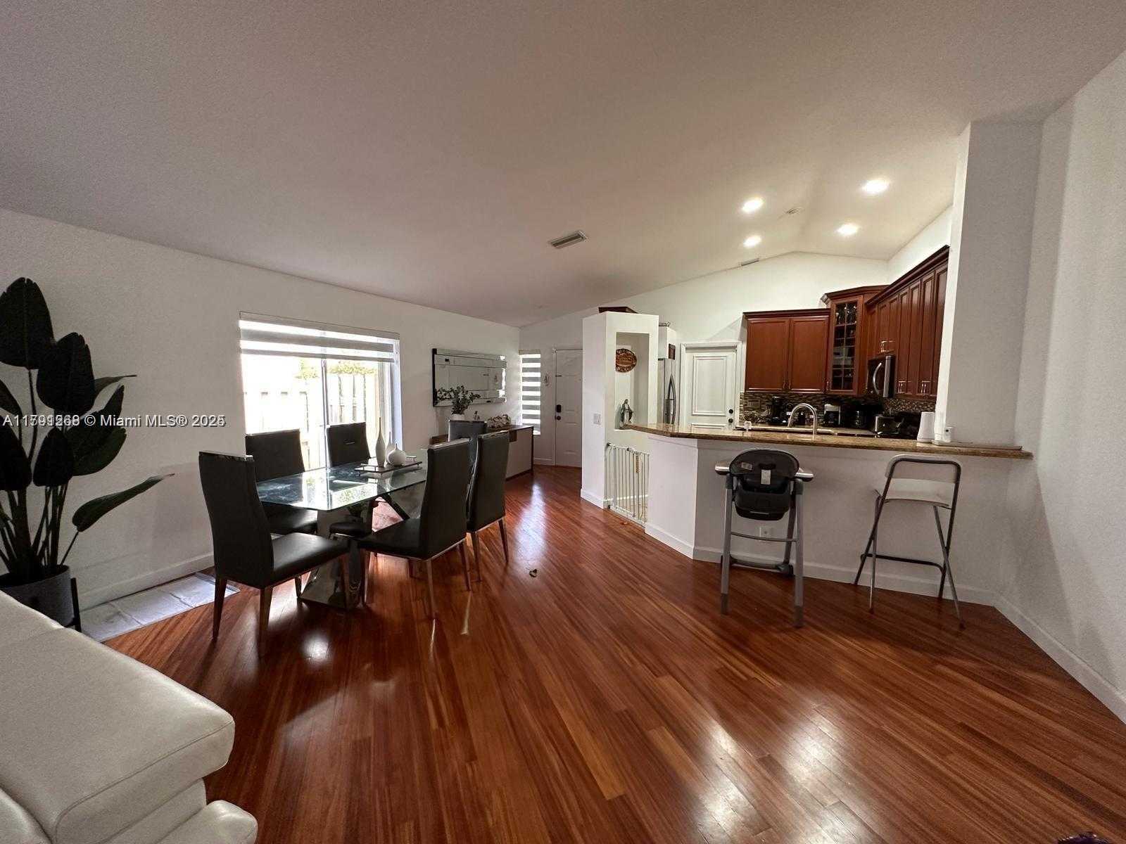 Small Image of 591 TALAVERA RD, Weston Number 6