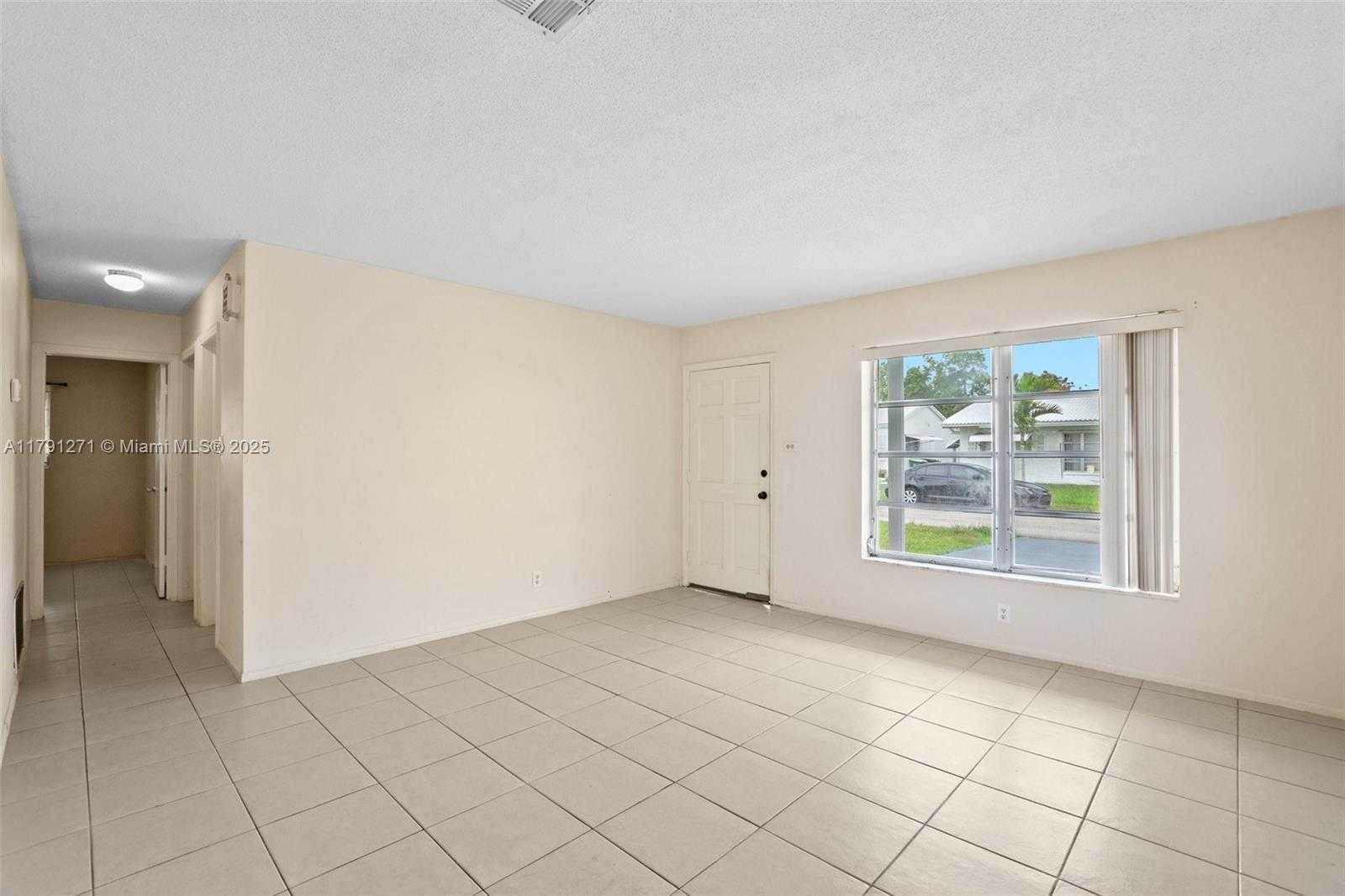 Small Image of 5810 NORTH WEST 82ND TER, Tamarac Number 22