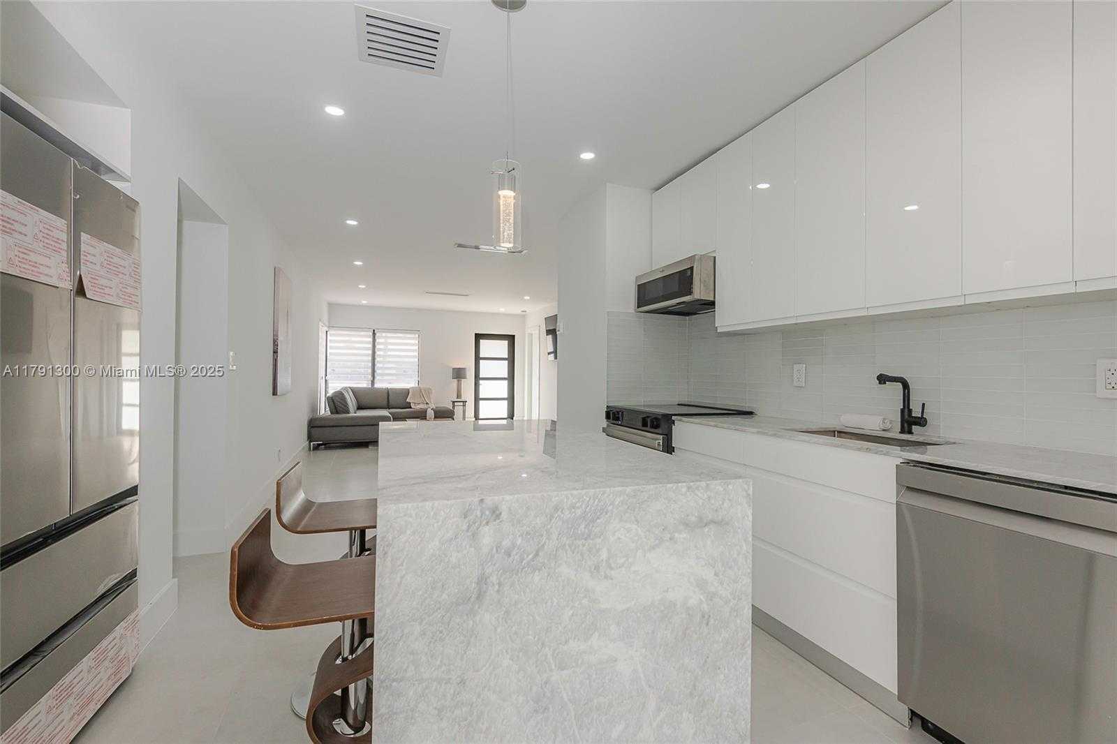 Small Image of 2005 SOUTH EAST 26TH TER, Fort Lauderdale Number 13
