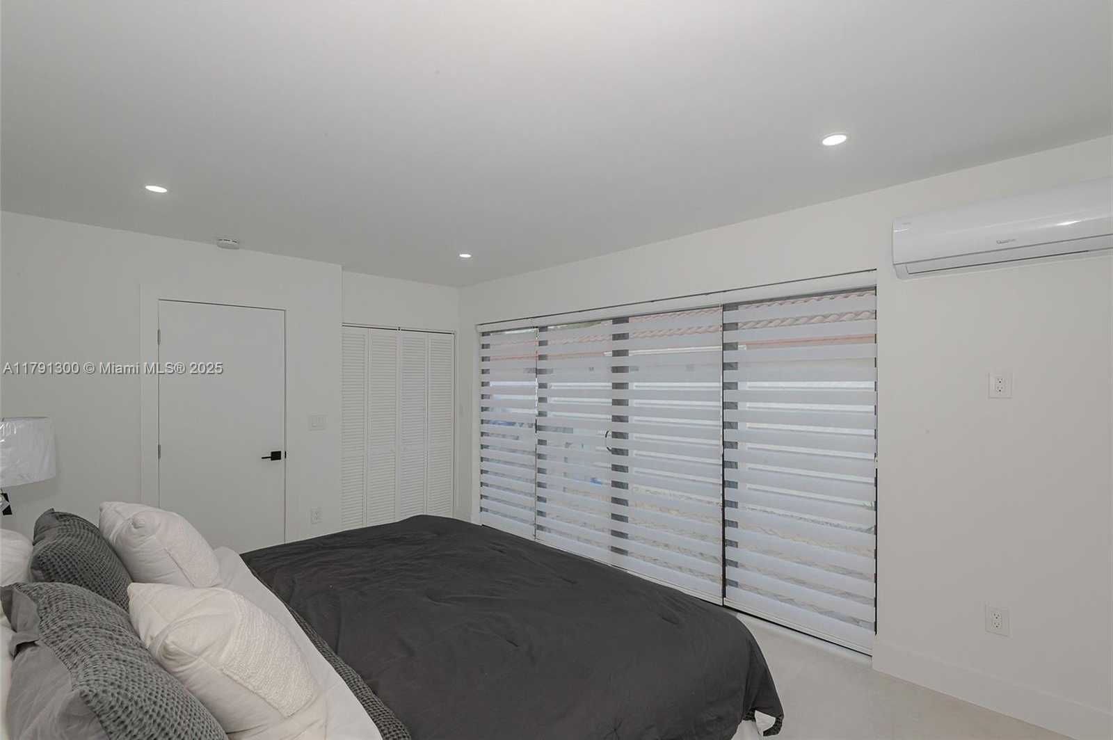 Small Image of 2005 SOUTH EAST 26TH TER, Fort Lauderdale Number 25