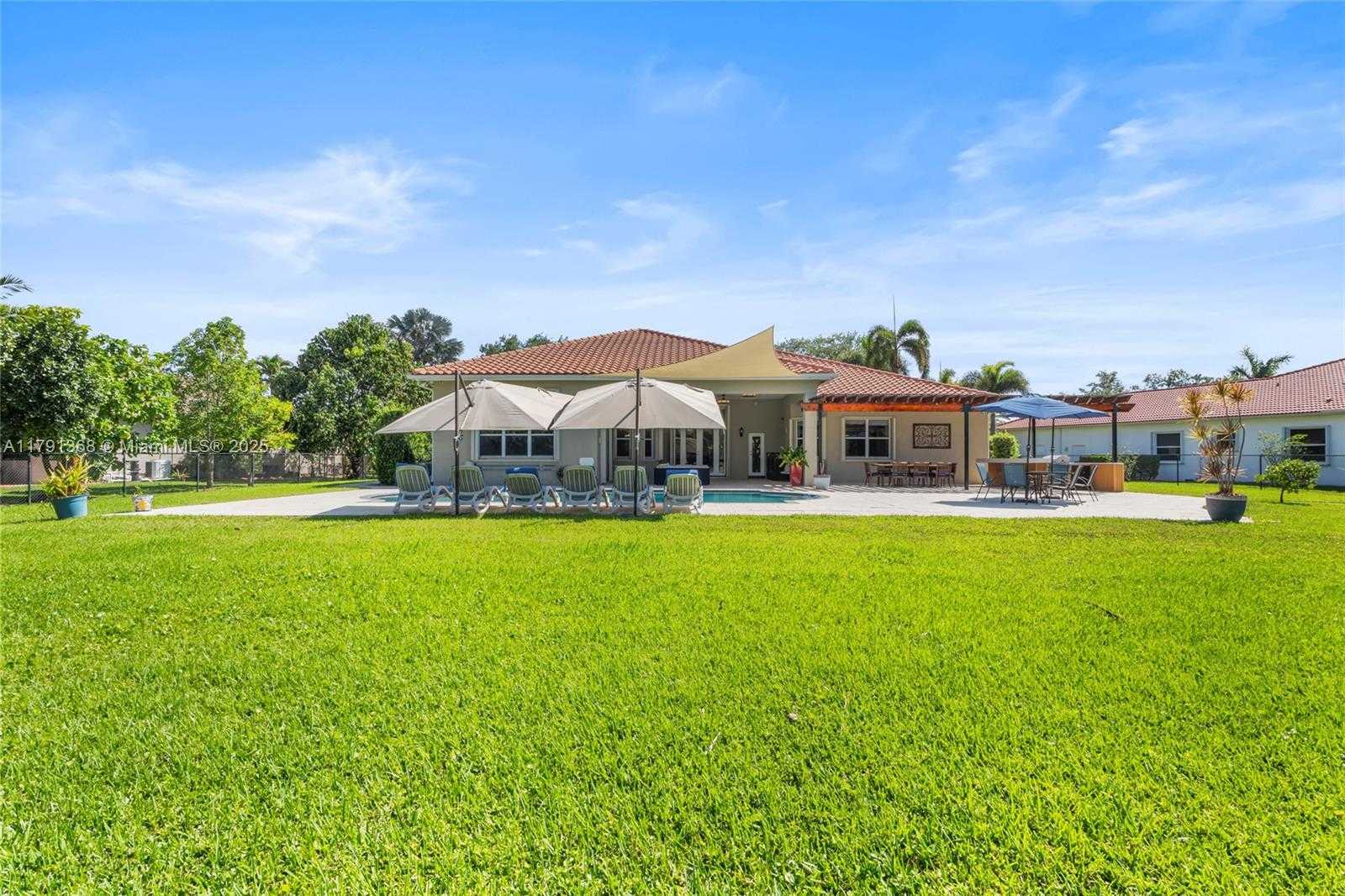 Small Image of 13003 SOUTH WEST 41ST ST, Davie Number 4