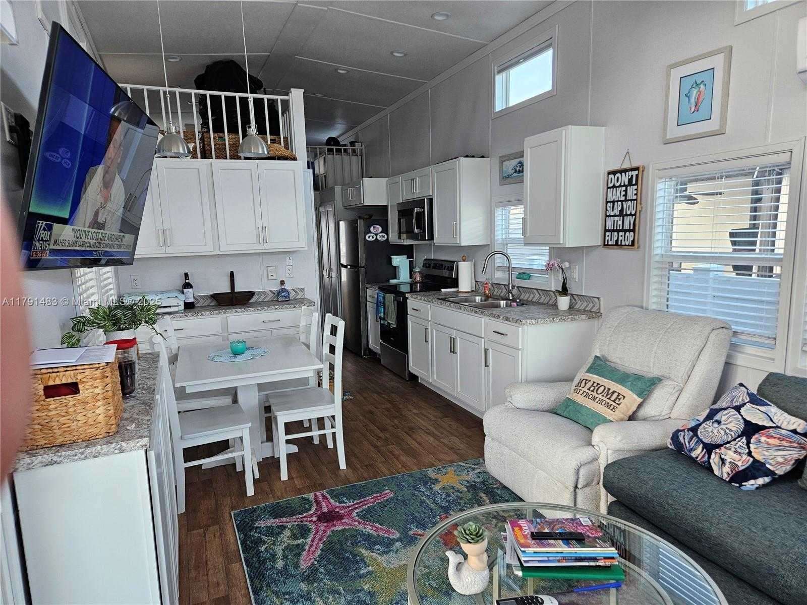 Small Image of 325 CALUSA STREET LOT 215, Key Largo Number 18