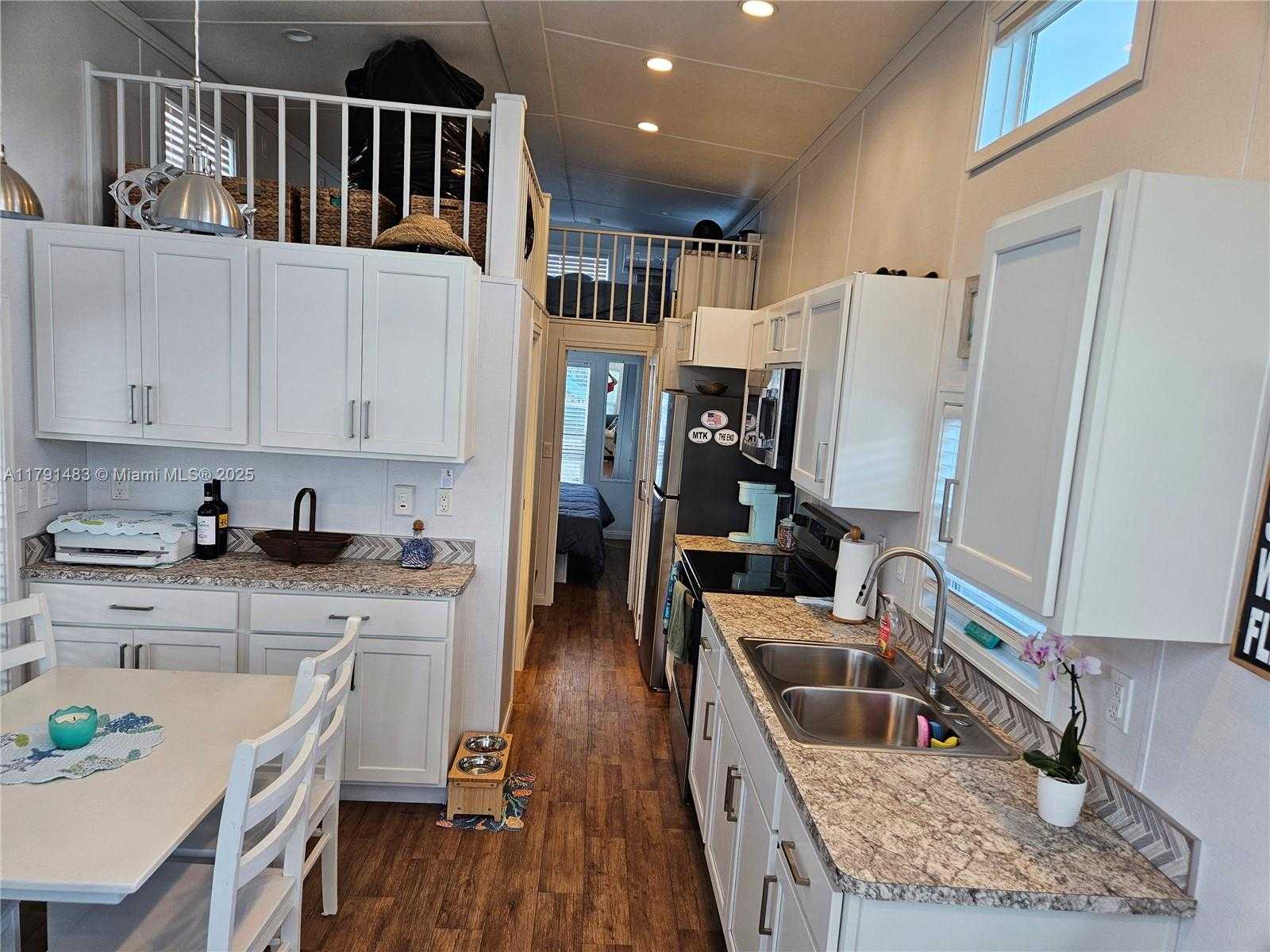 Small Image of 325 CALUSA STREET LOT 215, Key Largo Number 19