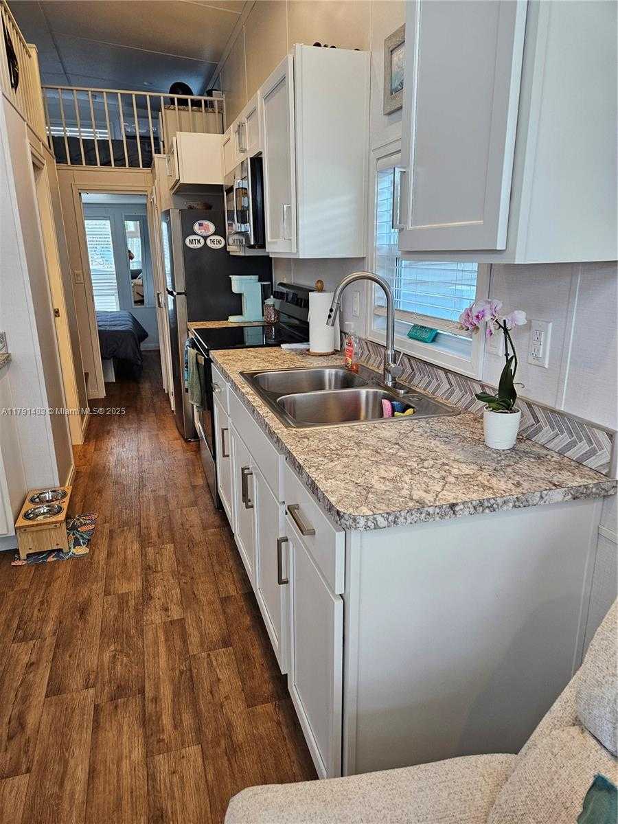 Small Image of 325 CALUSA STREET LOT 215, Key Largo Number 24