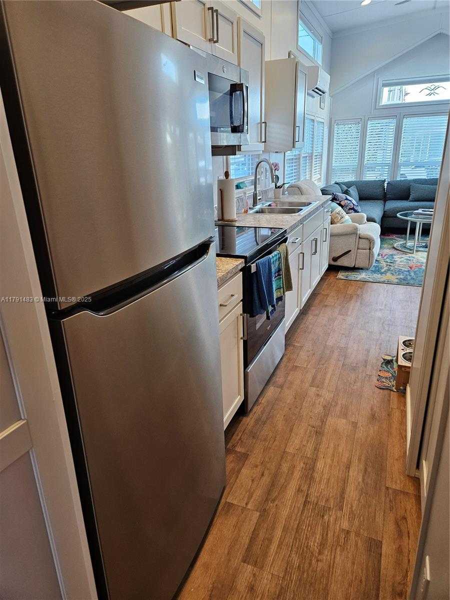 Small Image of 325 CALUSA STREET LOT 215, Key Largo Number 25