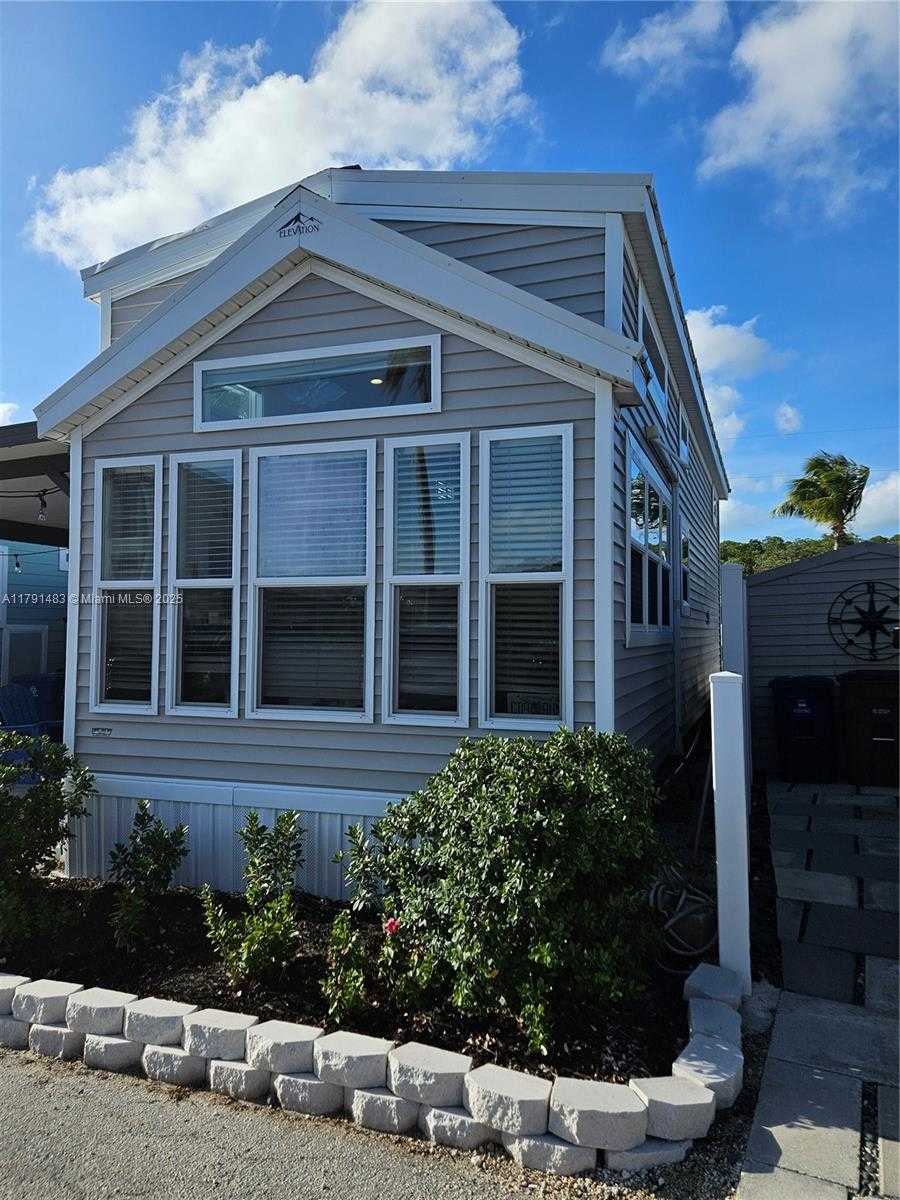 Small Image of 325 CALUSA STREET LOT 215, Key Largo Number 3