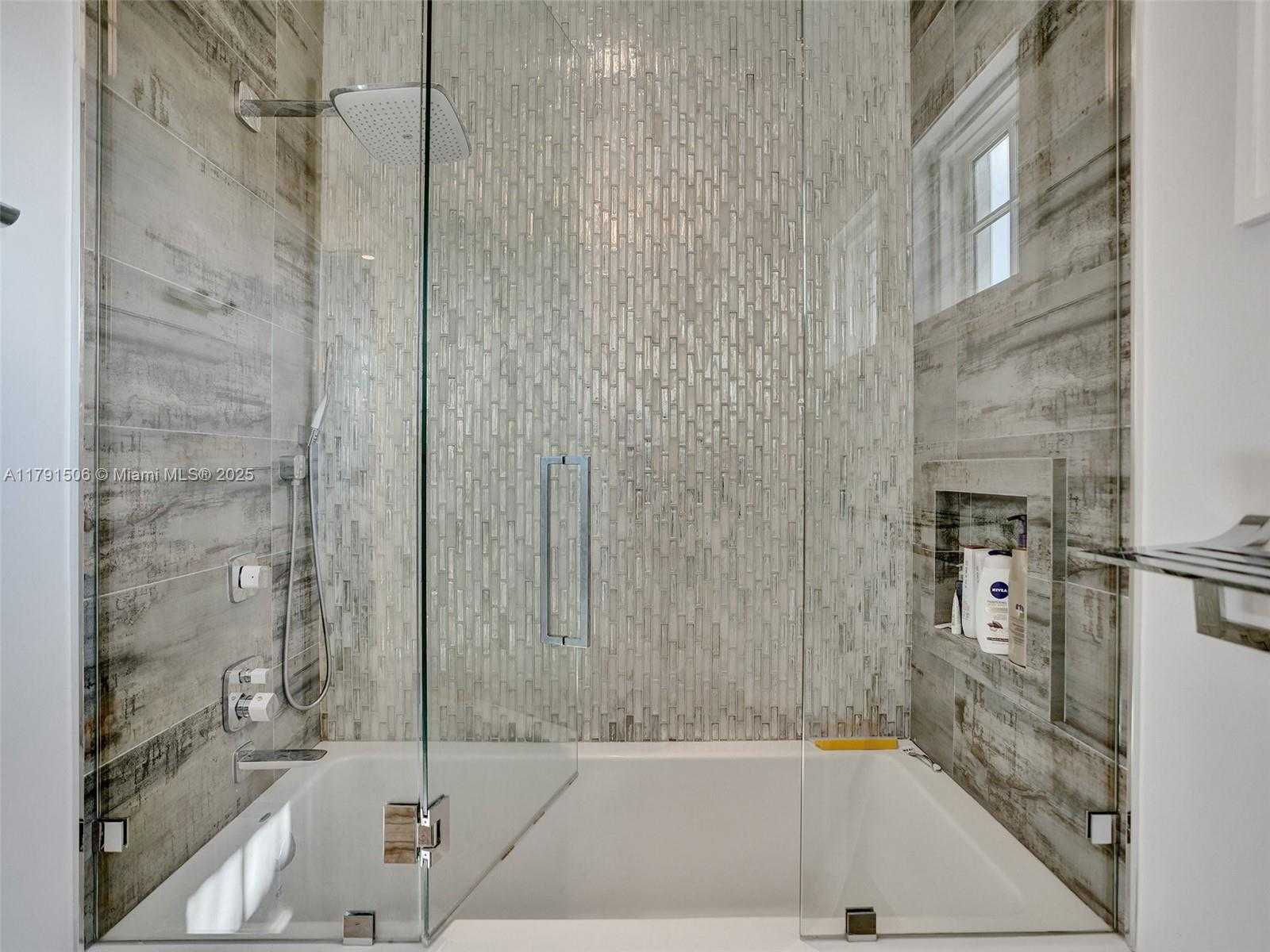 Small Image of 2340 NORTH EAST 48TH ST, Lighthouse Point Number 24