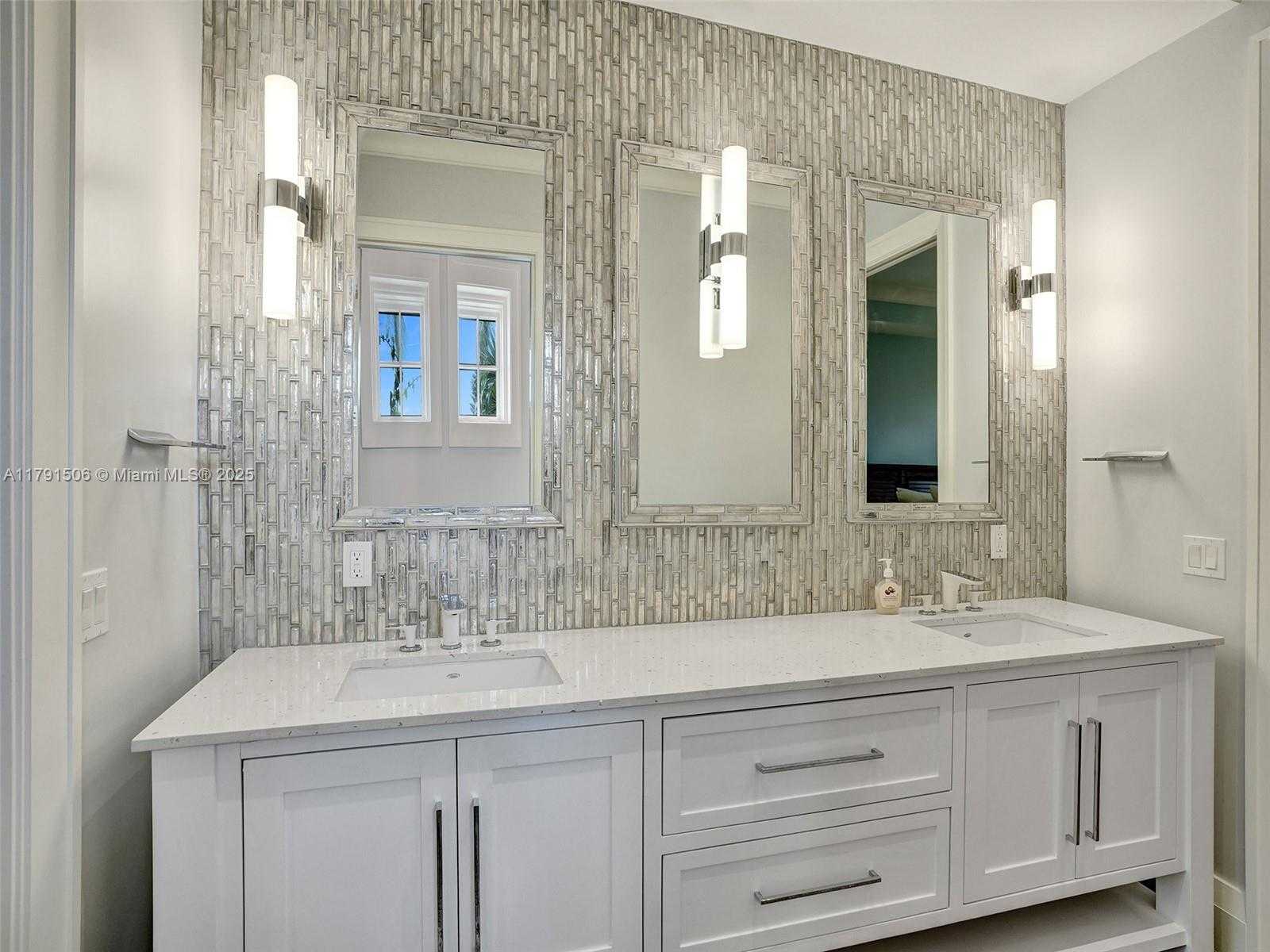 Small Image of 2340 NORTH EAST 48TH ST, Lighthouse Point Number 25