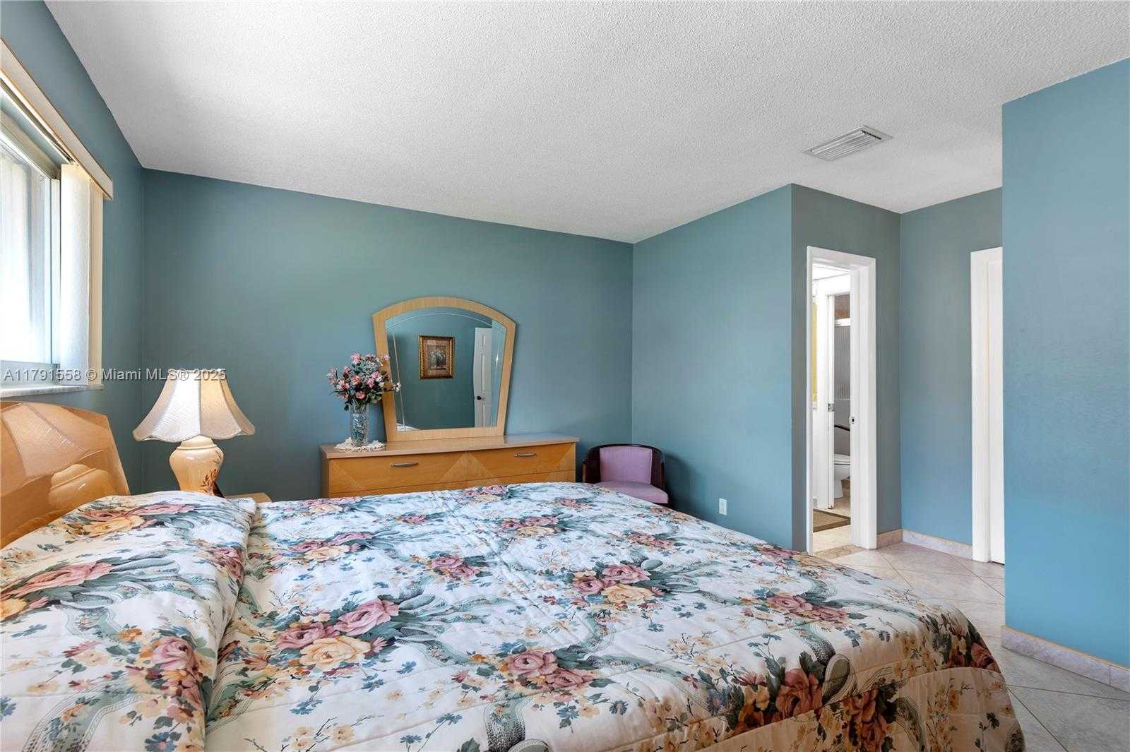 Small Image of 1124 NORTH EAST 3RD ST, Hallandale Beach Number 10