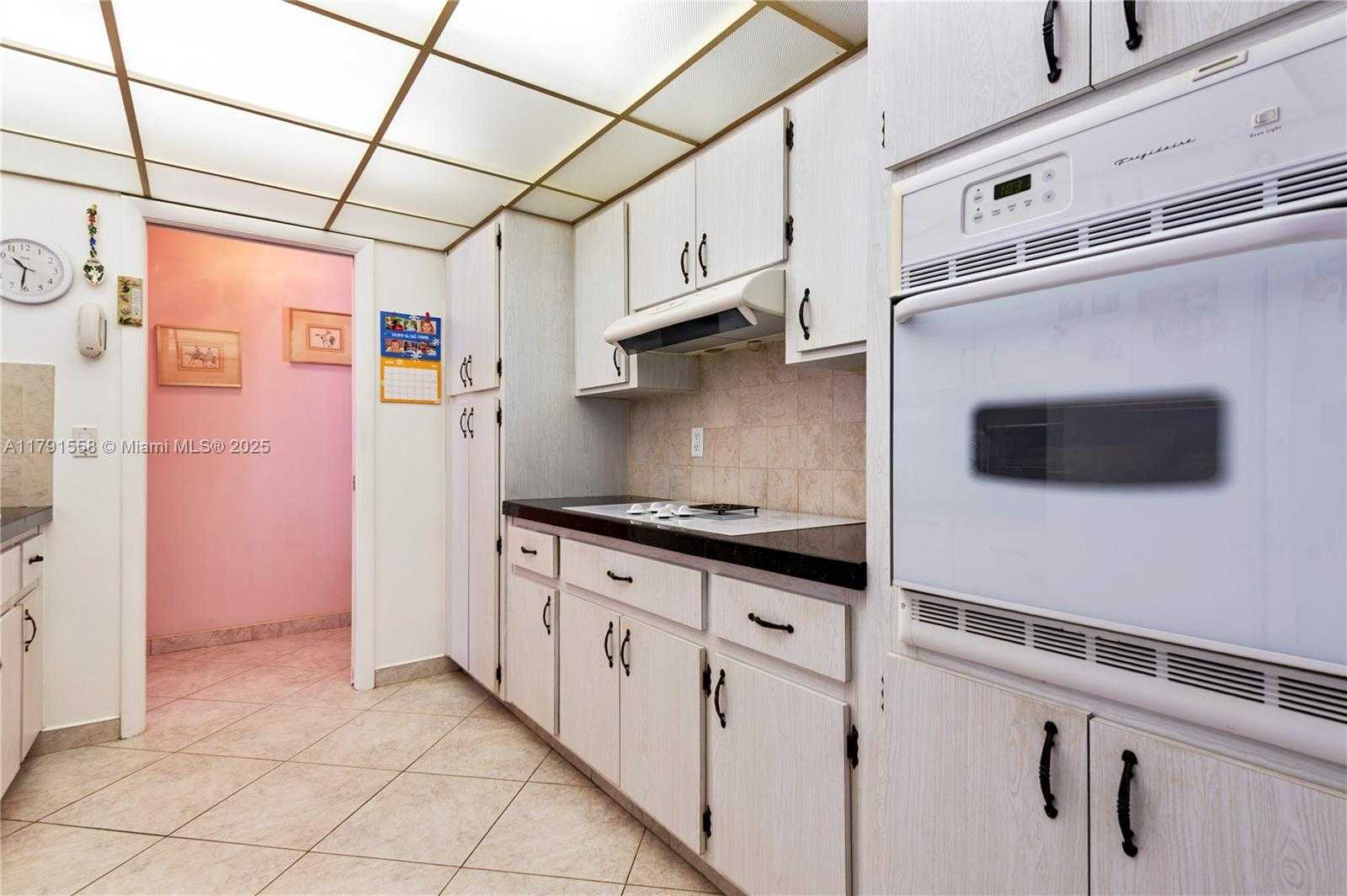 Small Image of 1124 NORTH EAST 3RD ST, Hallandale Beach Number 11
