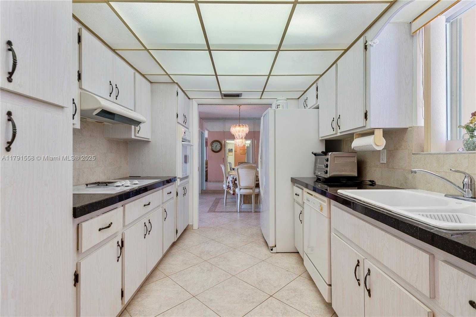 Small Image of 1124 NORTH EAST 3RD ST, Hallandale Beach Number 12
