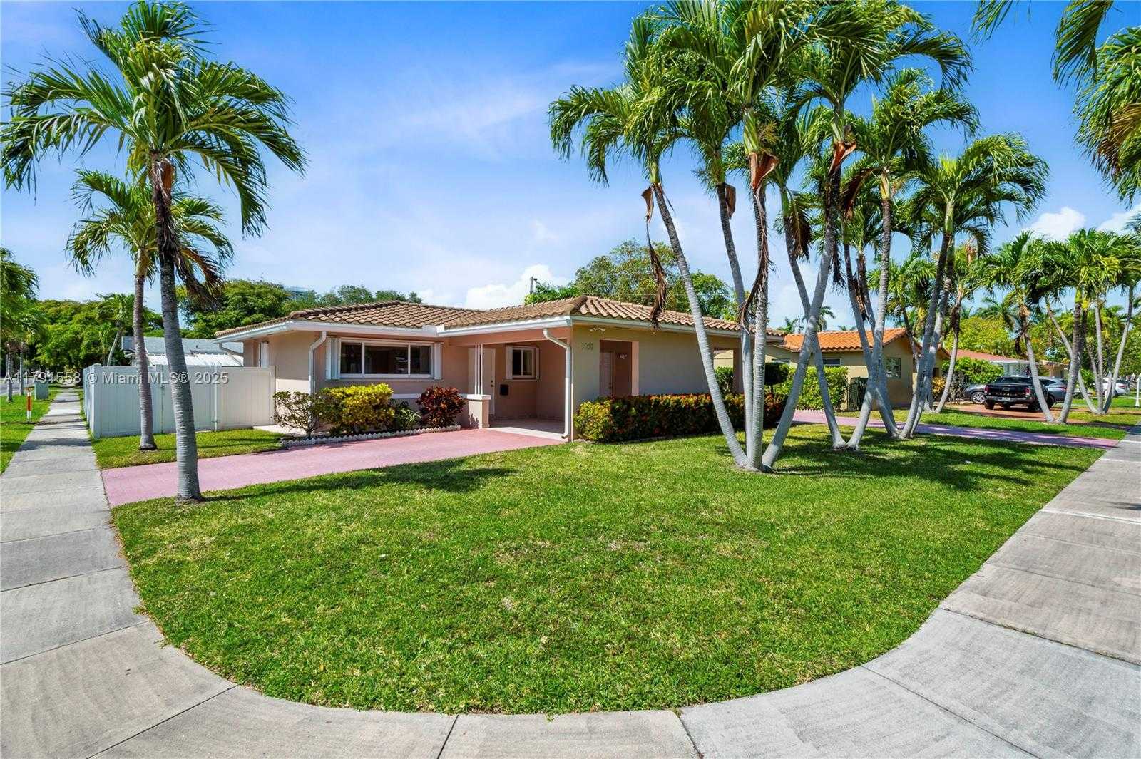 Small Image of 1124 NORTH EAST 3RD ST, Hallandale Beach Number 22