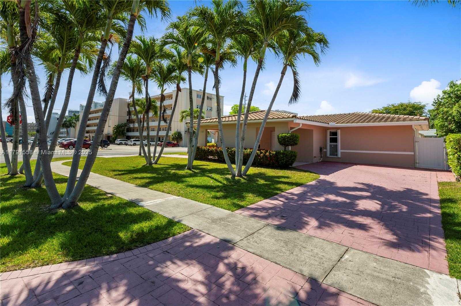 Small Image of 1124 NORTH EAST 3RD ST, Hallandale Beach Number 23
