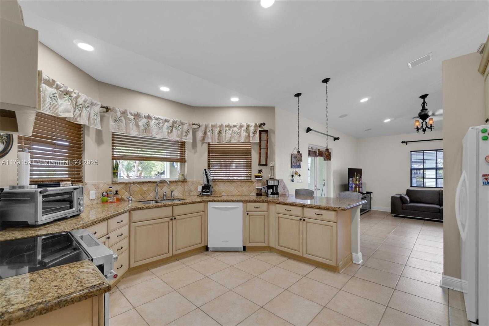 Small Image of 19302 SOUTH WEST 292ND ST, Homestead Number 11