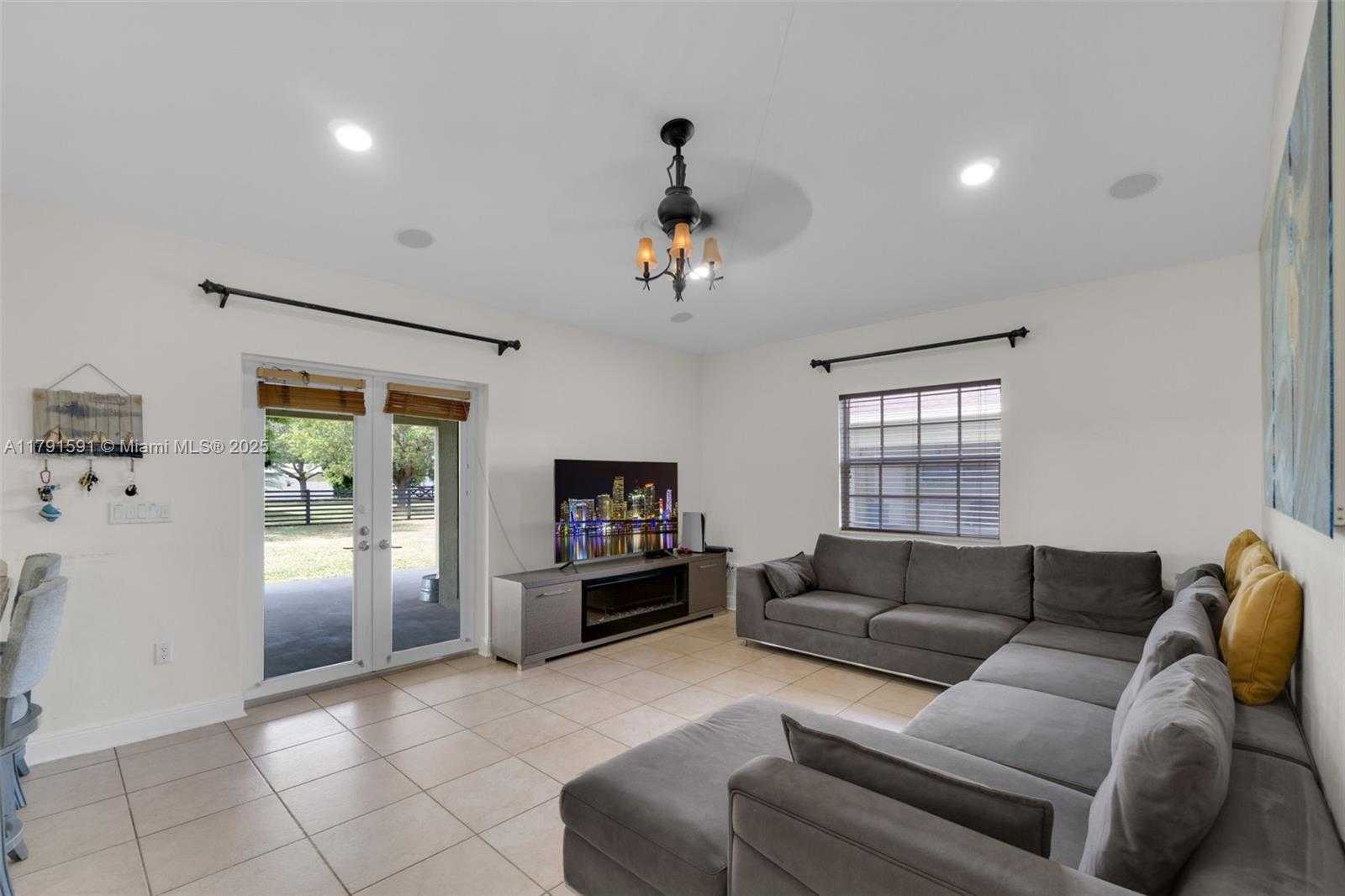 Small Image of 19302 SOUTH WEST 292ND ST, Homestead Number 14