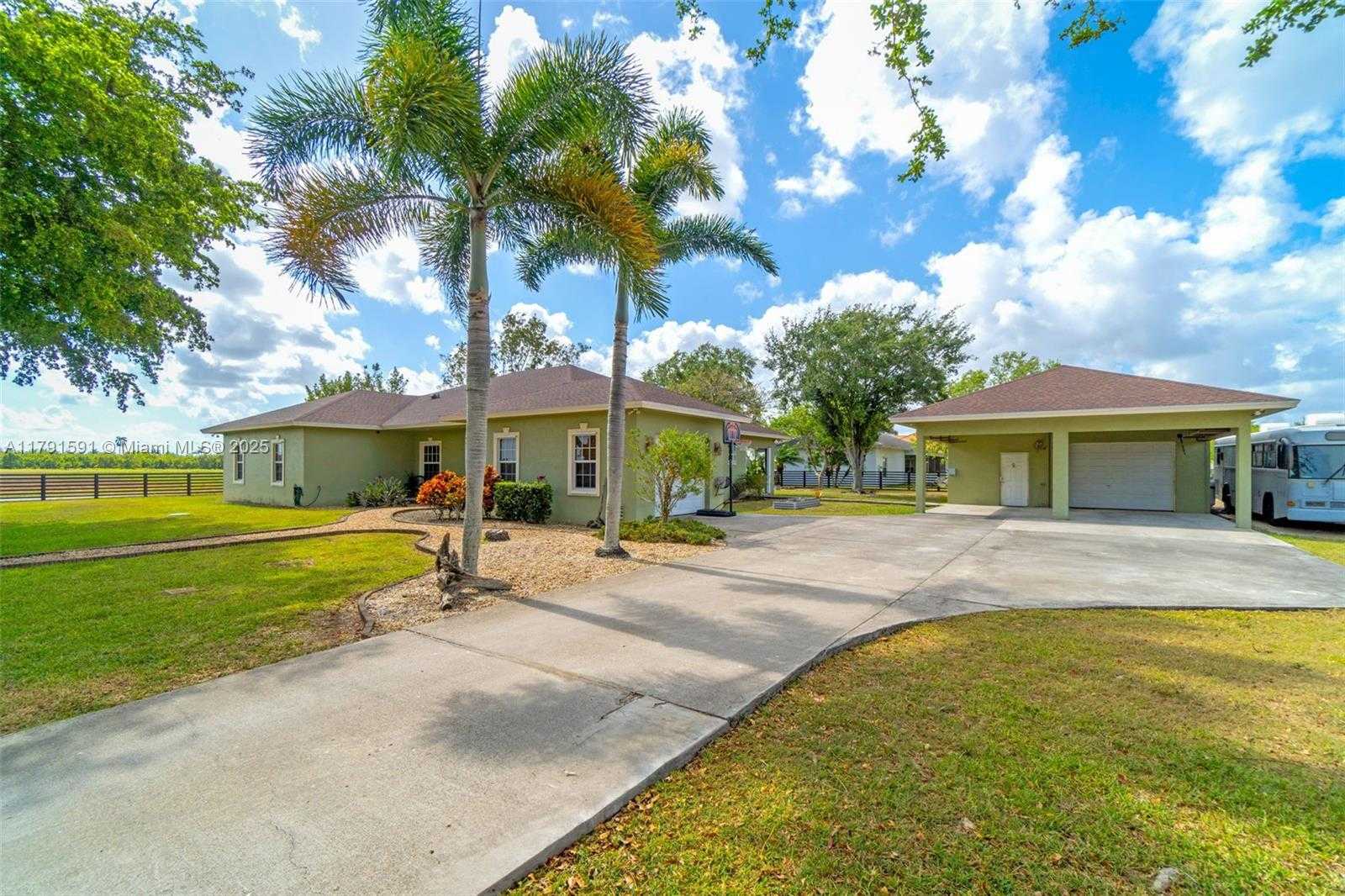Small Image of 19302 SOUTH WEST 292ND ST, Homestead Number 2