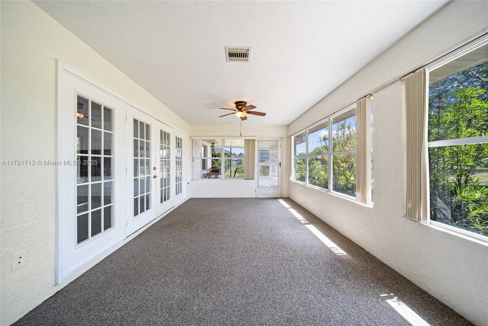 Small Image of 100 OAK KNOLLS CIRCLE, Sebring Number 24