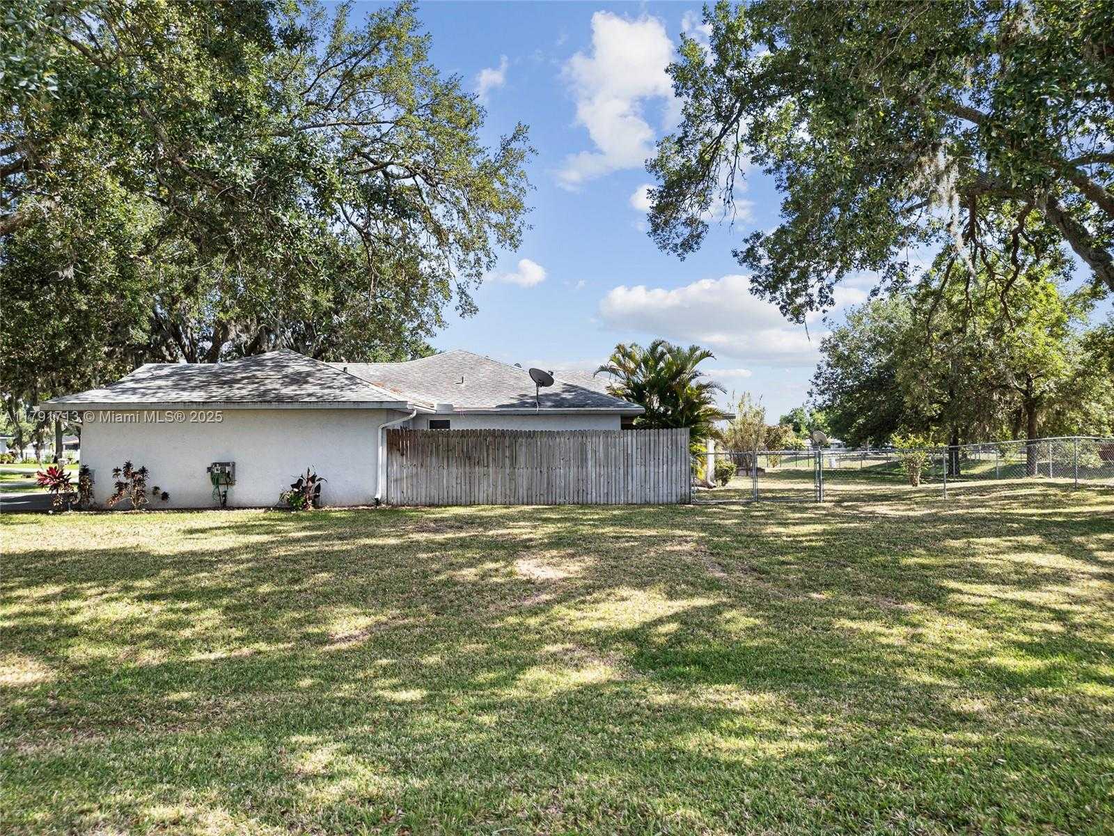 Small Image of 100 OAK KNOLLS CIRCLE, Sebring Number 28
