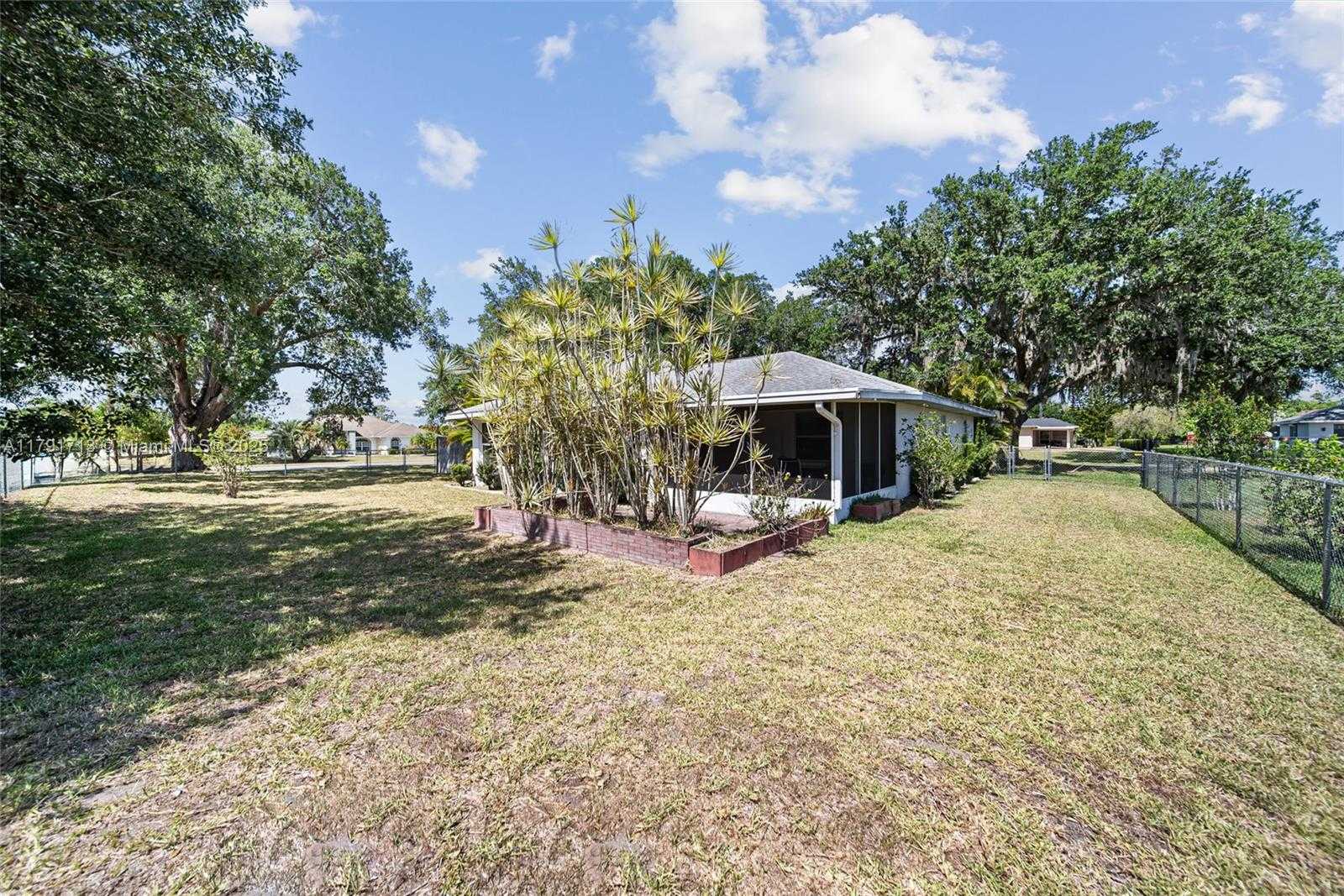 Small Image of 100 OAK KNOLLS CIRCLE, Sebring Number 30