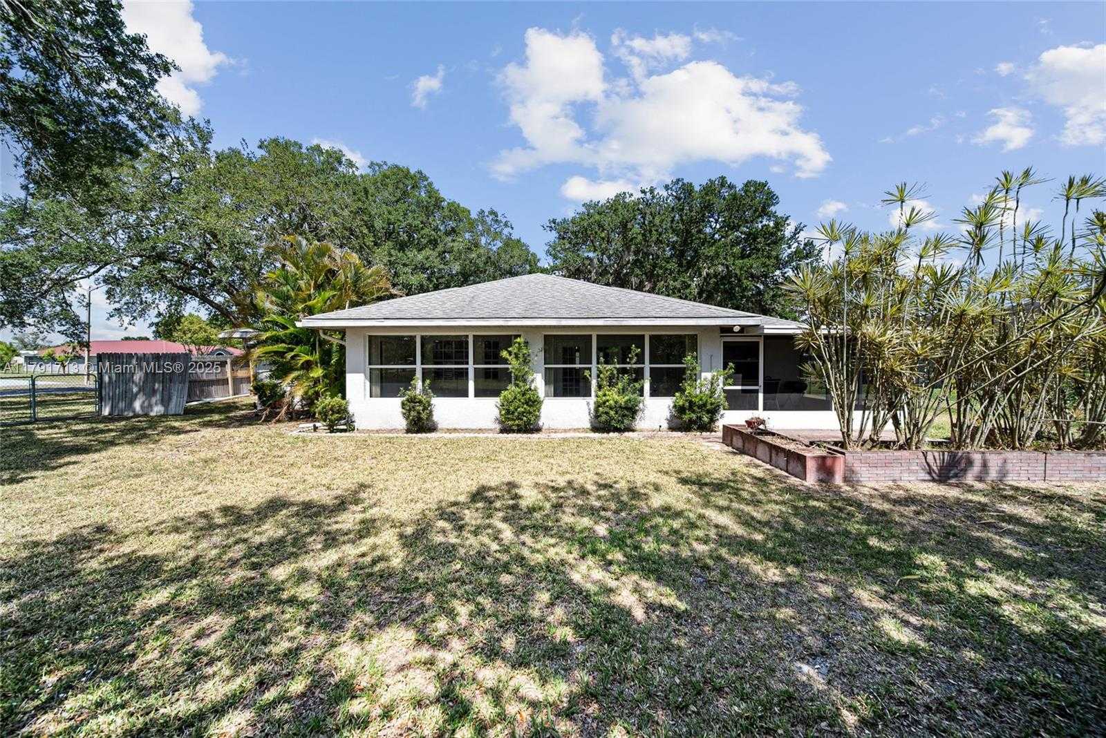 Small Image of 100 OAK KNOLLS CIRCLE, Sebring Number 31