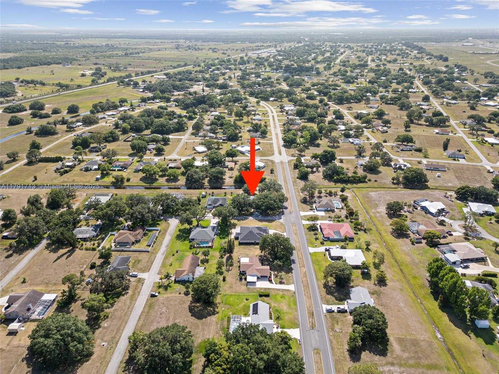 Small Image of 100 OAK KNOLLS CIRCLE, Sebring Number 33