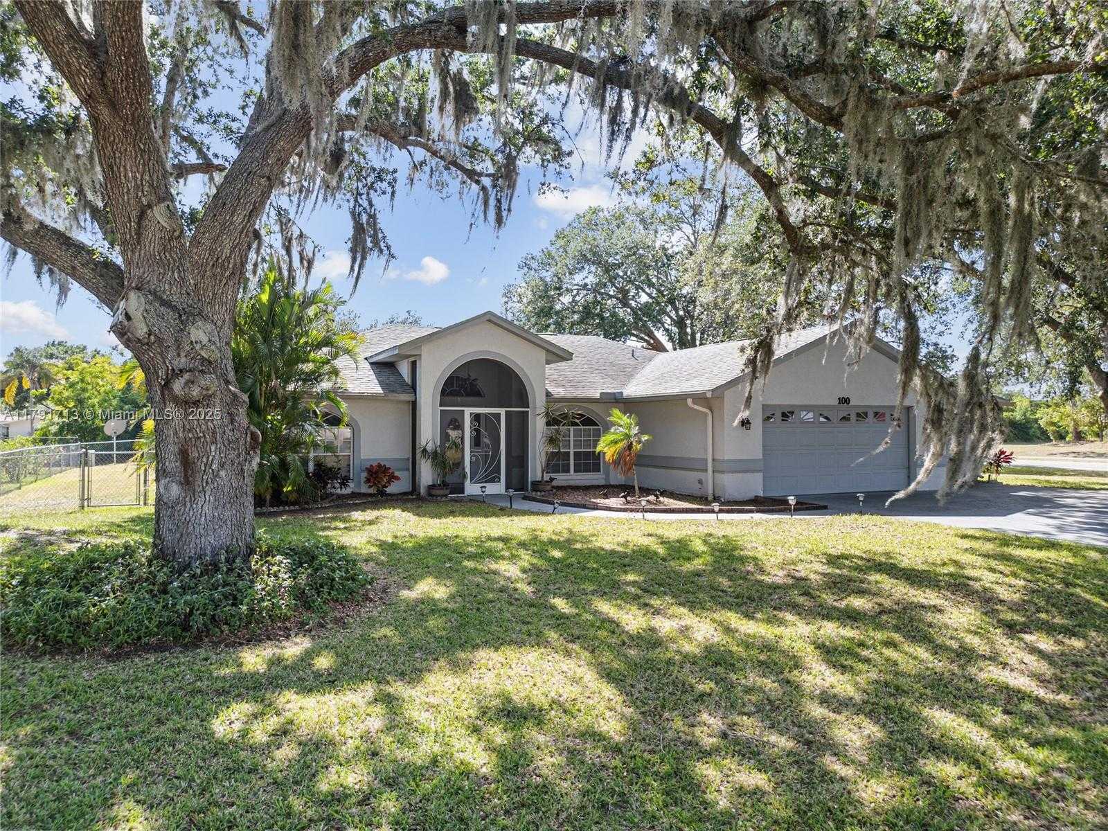 Small Image of 100 OAK KNOLLS CIRCLE, Sebring Number 39