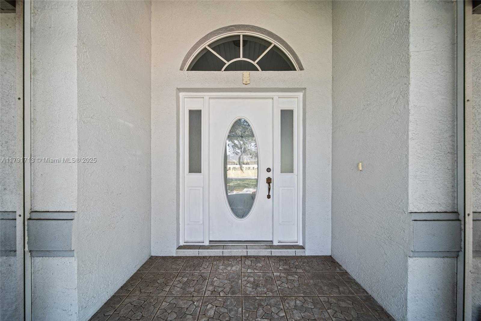 Small Image of 100 OAK KNOLLS CIRCLE, Sebring Number 5