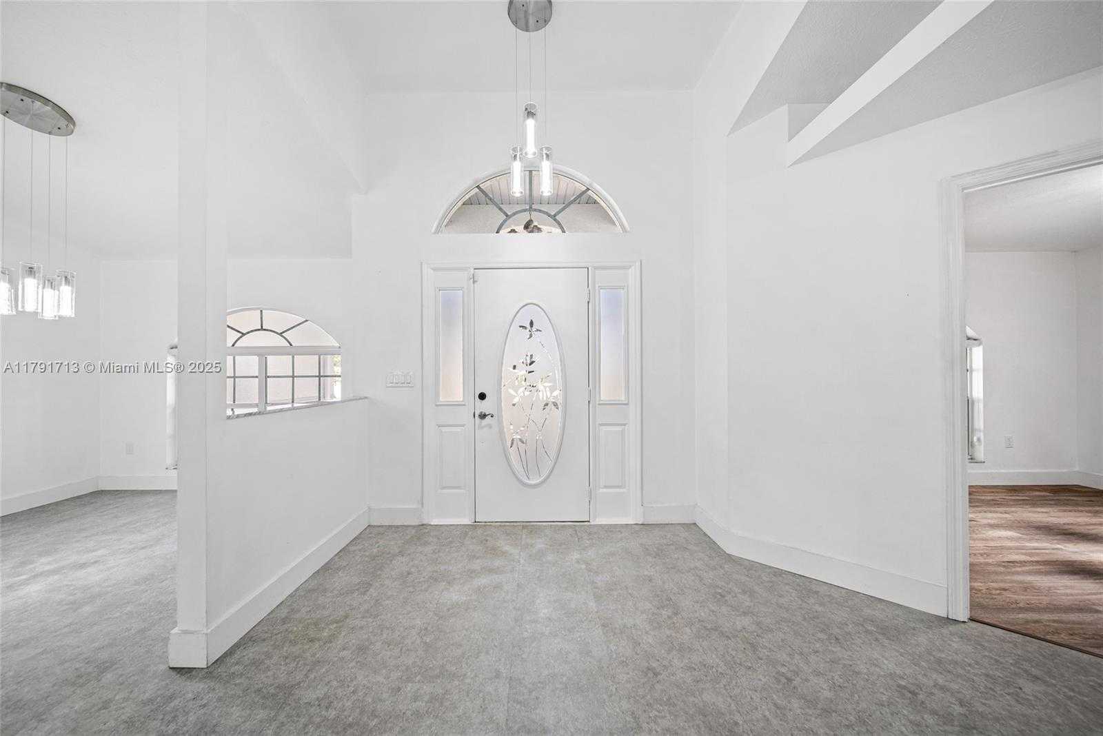 Small Image of 100 OAK KNOLLS CIRCLE, Sebring Number 6