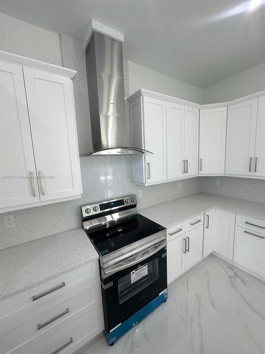 Small Image of 1022 CANDLELIGTH ST, Lehigh Acres Number 10