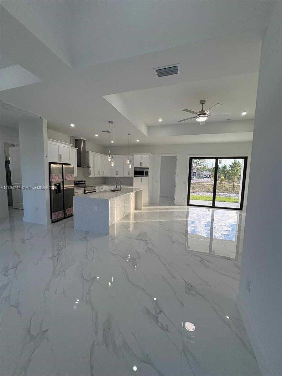 Small Image of 1022 CANDLELIGTH ST, Lehigh Acres Number 16