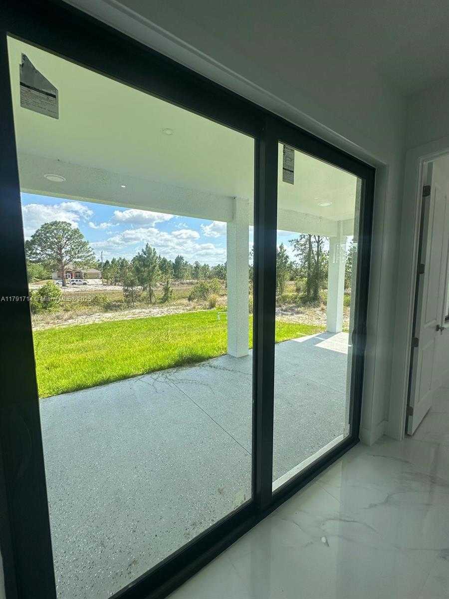 Small Image of 1022 CANDLELIGTH ST, Lehigh Acres Number 17