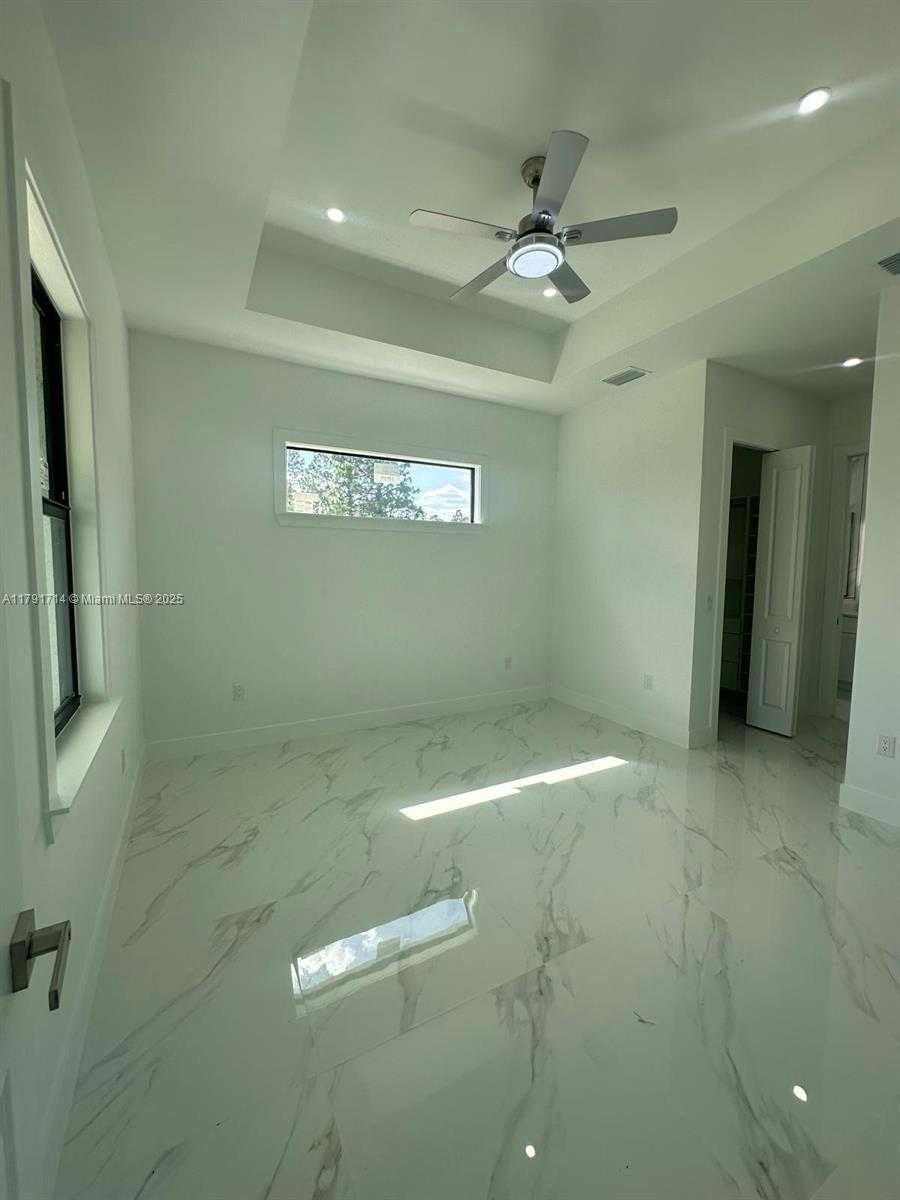 Small Image of 1022 CANDLELIGTH ST, Lehigh Acres Number 18