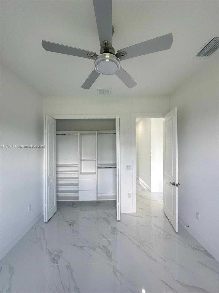 Small Image of 1022 CANDLELIGTH ST, Lehigh Acres Number 25