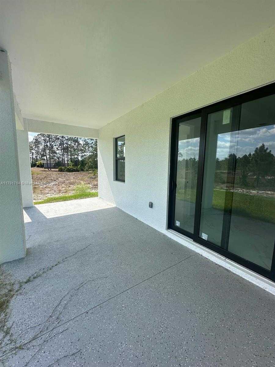 Small Image of 1022 CANDLELIGTH ST, Lehigh Acres Number 32