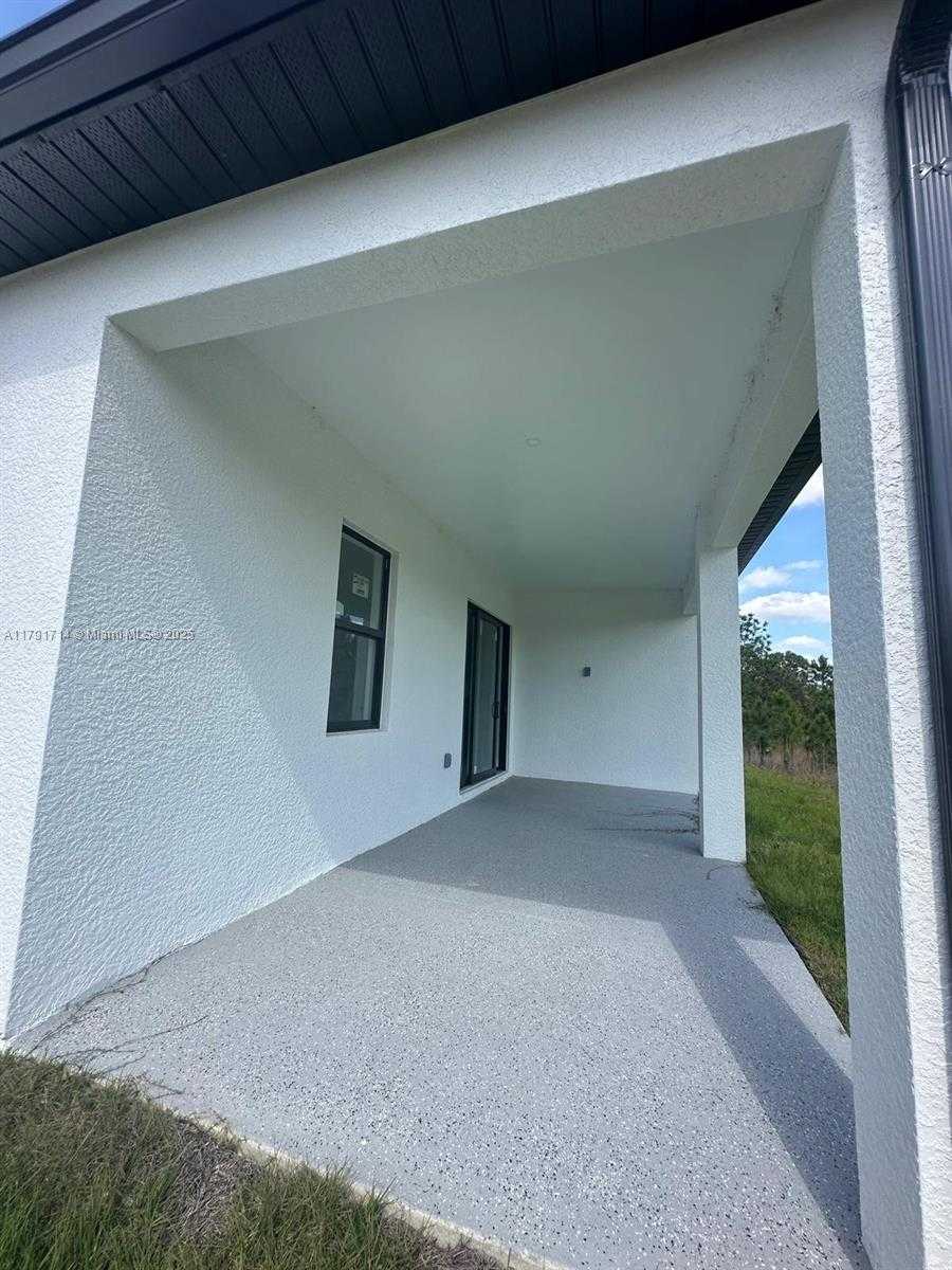 Small Image of 1022 CANDLELIGTH ST, Lehigh Acres Number 33
