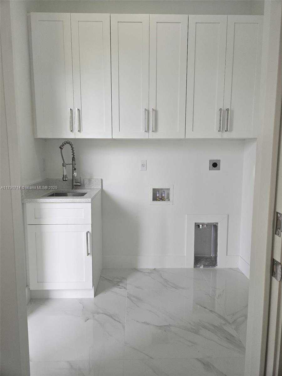 Small Image of 1022 CANDLELIGTH ST, Lehigh Acres Number 35