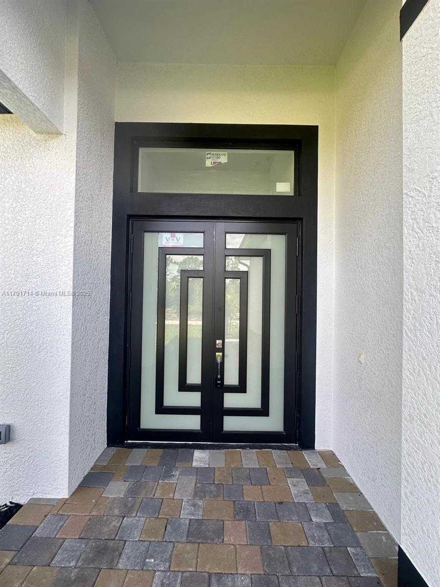 Small Image of 1022 CANDLELIGTH ST, Lehigh Acres Number 4