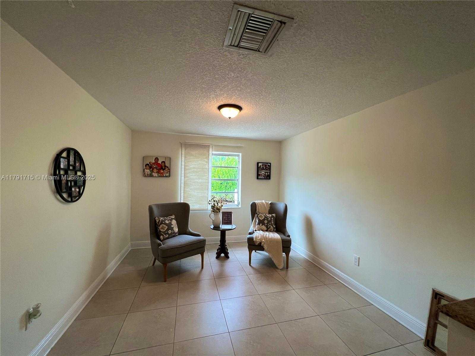 Small Image of 14051 SOUTH WEST 15TH CT, Davie Number 12