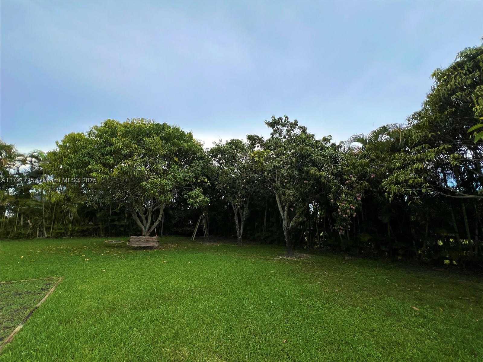 Small Image of 14051 SOUTH WEST 15TH CT, Davie Number 22